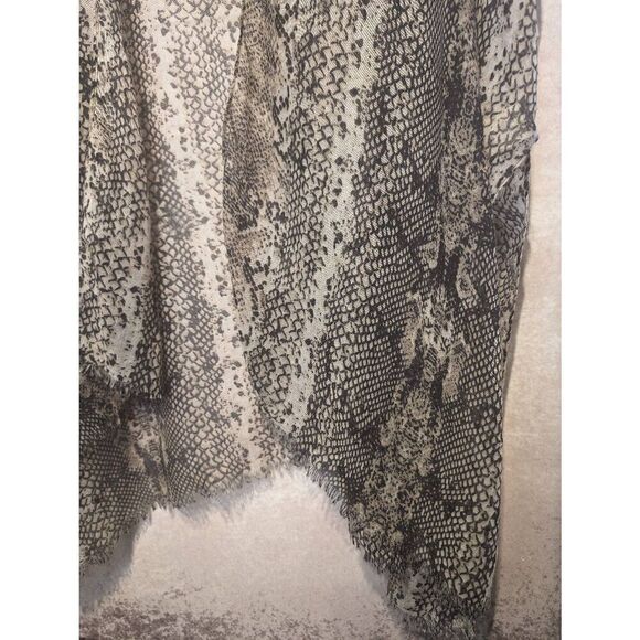 'Do everything in love' semi sheer cardigan one size - Picture 3 of 5